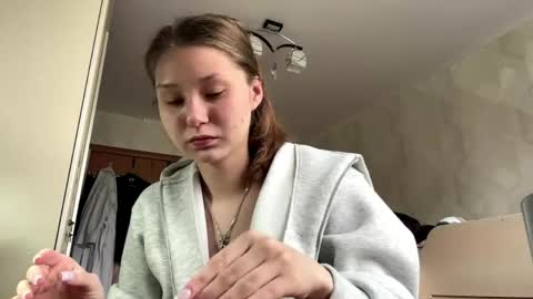 Snapshot of lucindascercy chatting on 04-27-26, 06:11 Maya online show from 04-27-26, 06:11