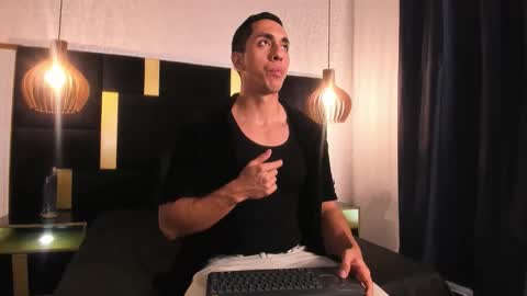 Lucio online show from 04-21-26, 12:00