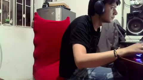 luckk_ online show from 05-11-26, 05:13