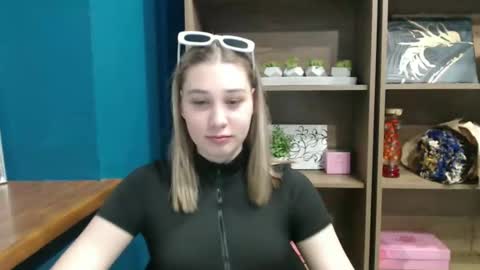 Grace online show from 05-07-26, 01:49