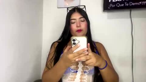 lucky_couple2025 online show from 11-21-25, 04:11