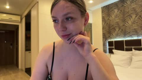 lucky_foryou_baby online show from 04-17-26, 03:20