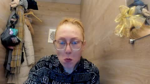 lucky_licky20 online show from 12-17-24, 04:01