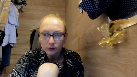 lucky_licky20 online show from 12-29-24, 04:16