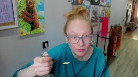 lucky_licky20 online show from 04-07-26, 02:01