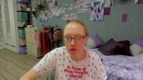 lucky_licky20 online show from 04-21-26, 02:04