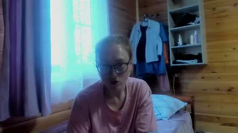Snapshot of lucky_licky20 chatting on 07-16-26, 01:44 lucky_licky20 online show from 07-16-26, 01:44