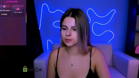 Snapshot of luckybabymeow chatting on 06-03-26, 08:14 Mila Sweetheart online show from 06-03-26, 08:14