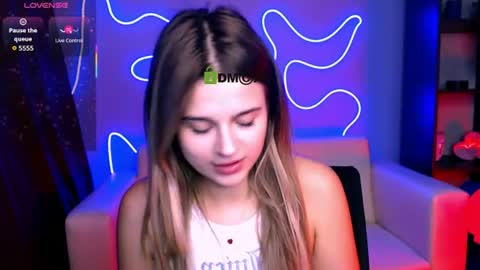 Snapshot of luckybabymeow chatting on 06-25-26, 08:46 Mila Sweetheart online show from 06-25-26, 08:46
