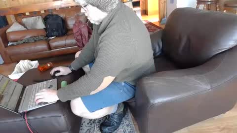 LuckyBlondeCouple online show from 12-23-24, 03:44