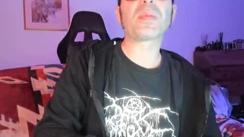 Snapshot of luckydrakex chatting on 12-30-24, 01:04 Lucky online show from 12-30-24, 01:04