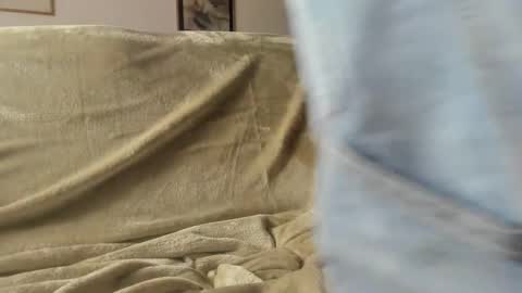 Snapshot of luckydrakex chatting on 01-05-25, 08:32 Lucky online show from 01-05-25, 08:32