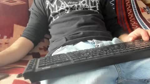 Snapshot of luckydrakex chatting on 01-05-25, 11:37 Lucky online show from 01-05-25, 11:37