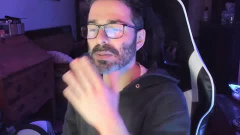 Snapshot of luckydrakex chatting on 01-21-25, 12:15 Lucky online show from 01-21-25, 12:15