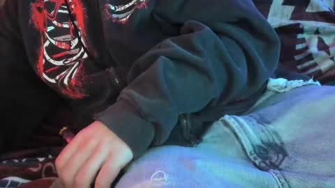 Snapshot of luckydrakex chatting on 02-17-25, 12:10 Lucky online show from 02-17-25, 12:10