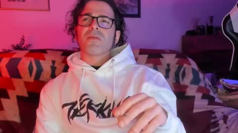 Snapshot of luckydrakex chatting on 02-18-25, 06:37 Lucky online show from 02-18-25, 06:37