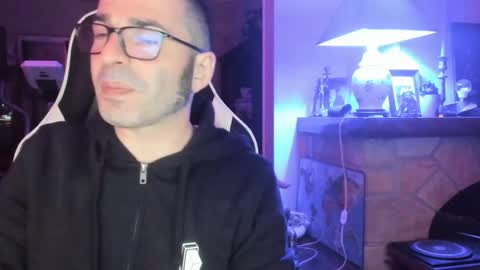 Snapshot of luckydrakex chatting on 03-01-25, 02:04 Lucky online show from 03-01-25, 02:04