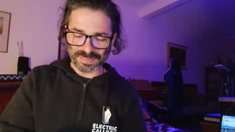 Snapshot of luckydrakex chatting on 10-10-25, 06:40 Lucky online show from 10-10-25, 06:40