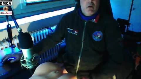 Snapshot of luckyfreak1 chatting on 02-01-25, 10:26 call me Stefan online show from 02-01-25, 10:26