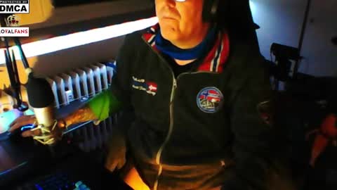 Snapshot of luckyfreak1 chatting on 02-08-25, 05:18 call me Stefan online show from 02-08-25, 05:18