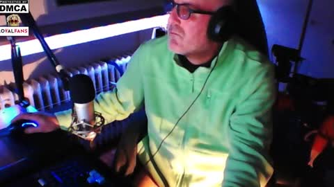 Snapshot of luckyfreak1 chatting on 02-14-25, 12:09 call me Stefan online show from 02-14-25, 12:09