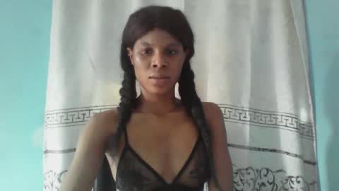 Snapshot of luckymadequeen chatting on 01-04-25, 03:07 Gloria online show from 01-04-25, 03:07