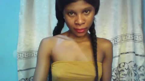 Snapshot of luckymadequeen chatting on 01-20-25, 08:07 Gloria online show from 01-20-25, 08:07