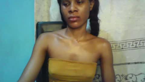 Snapshot of luckymadequeen chatting on 02-08-25, 05:18 Gloria online show from 02-08-25, 05:18