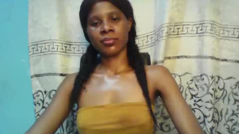 Snapshot of luckymadequeen chatting on 02-20-25, 10:59 Gloria online show from 02-20-25, 10:59
