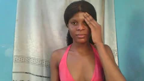 Snapshot of luckymadequeen chatting on 01-18-26, 03:27 Gloria online show from 01-18-26, 03:27