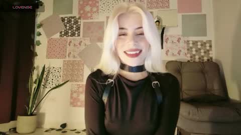luckysapphire777 online show from 07-11-26, 06:43