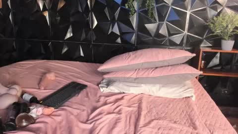 Lucy online show from 04-22-26, 02:36