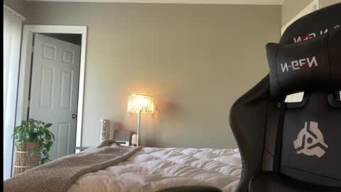 Lucy online show from 04-06-26, 10:00