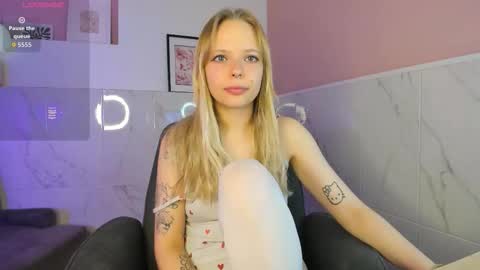 Lucy online show from 11-21-25, 06:01