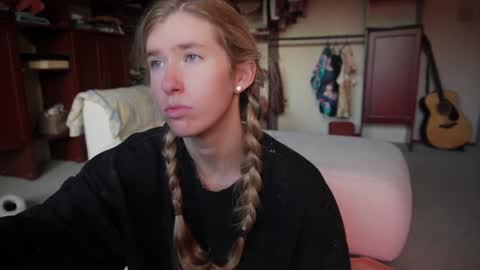 Snapshot of lucy_gooosey chatting on 12-23-24, 04:39 Lucy. online show from 12-23-24, 04:39