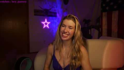 Snapshot of lucy_gooosey chatting on 02-07-25, 02:40 Lucy. online show from 02-07-25, 02:40