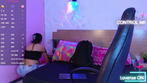 Lucy Greys online show from 09-09-25, 05:23