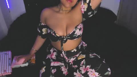 Snapshot of lucy_kanne chatting on 02-21-25, 10:37 Lucy online show from 02-21-25, 10:37