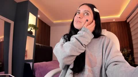 Snapshot of lucy_smith7 chatting on 12-20-24, 08:17 Sofia  online show from 12-20-24, 08:17