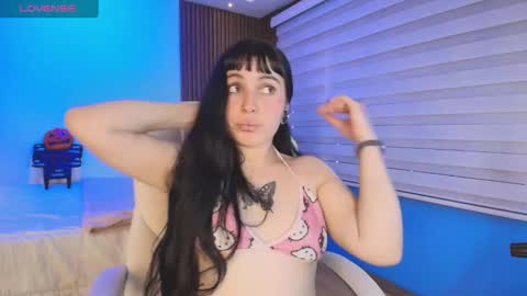 Snapshot of lucy_smith7 chatting on 10-13-25, 08:09 Sofia  online show from 10-13-25, 08:09