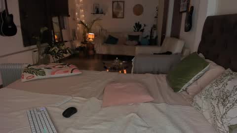 Snapshot of lucy_sweetgirl19 chatting on 09-27-25, 12:59 luciana online show from 09-27-25, 12:59