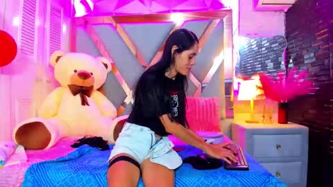 Snapshot of lucy_unlimited chatting on 05-13-26, 02:20 Lucy unlimit come back here online show from 05-13-26, 02:20