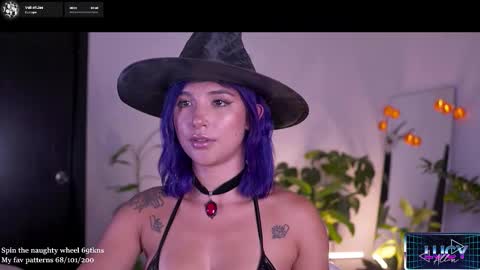 Lucy Alien  online show from 10-17-25, 08:11