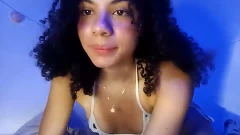 Snapshot of lucybellea chatting on 04-16-26, 04:24 Lucia online show from 04-16-26, 04:24