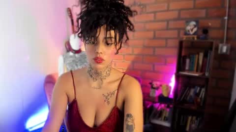 Snapshot of lucyklumm chatting on 12-08-24, 12:07 MALAMOR online show from 12-08-24, 12:07