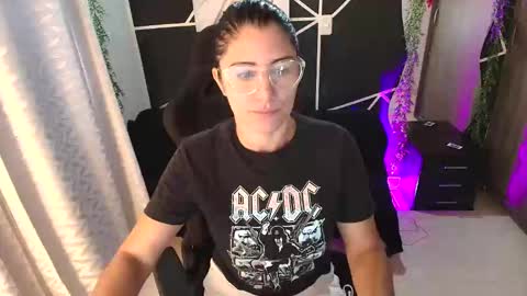 Snapshot of lucyli_ chatting on 05-17-26, 02:24 LUCY online show from 05-17-26, 02:24