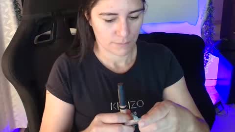 Snapshot of lucyli_ chatting on 05-24-26, 01:05 LUCY online show from 05-24-26, 01:05