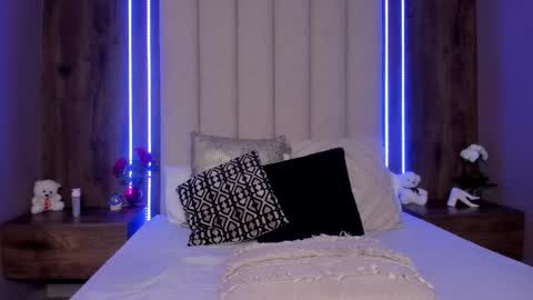 Lucy online show from 03-26-26, 03:28