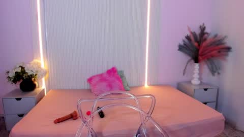 Lucy Wold online show from 06-06-26, 07:40