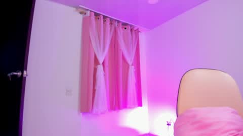LUCYY FROM HOME  online show from 12-12-24, 06:36